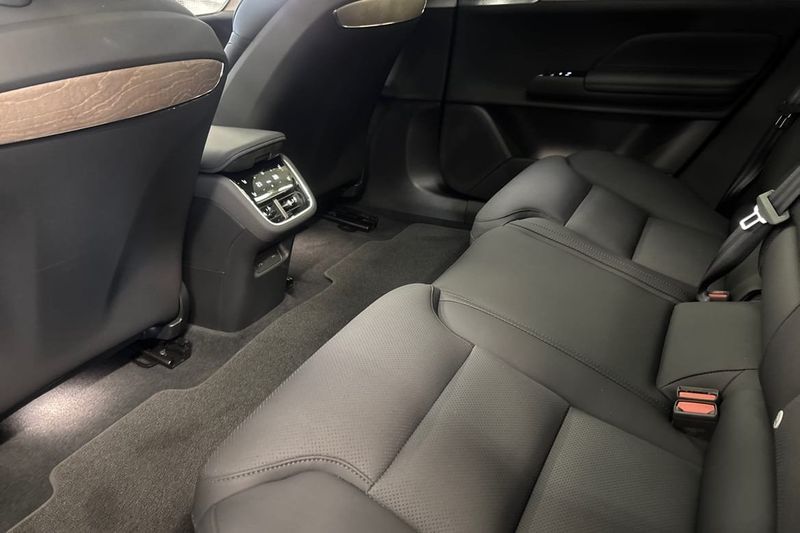Volvo ES90 bild 12