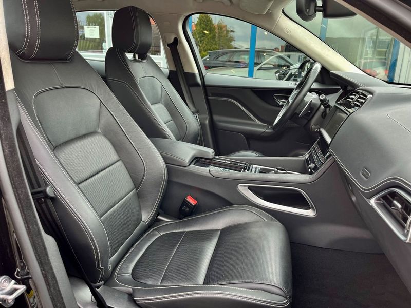 Jaguar F-Pace bild 9