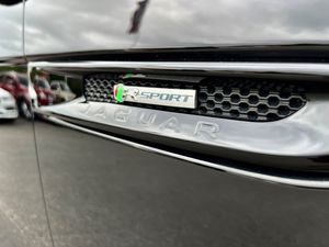 Jaguar F-Pace bild 10