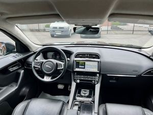 Jaguar F-Pace bild 7