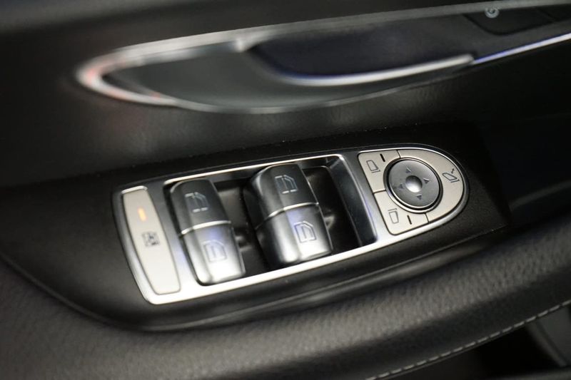 Mercedes E220 bild 9