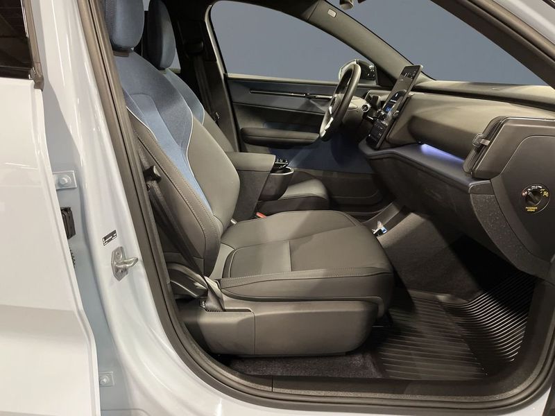 Volvo EX30 bild 8