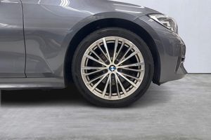 BMW 320 bild 14
