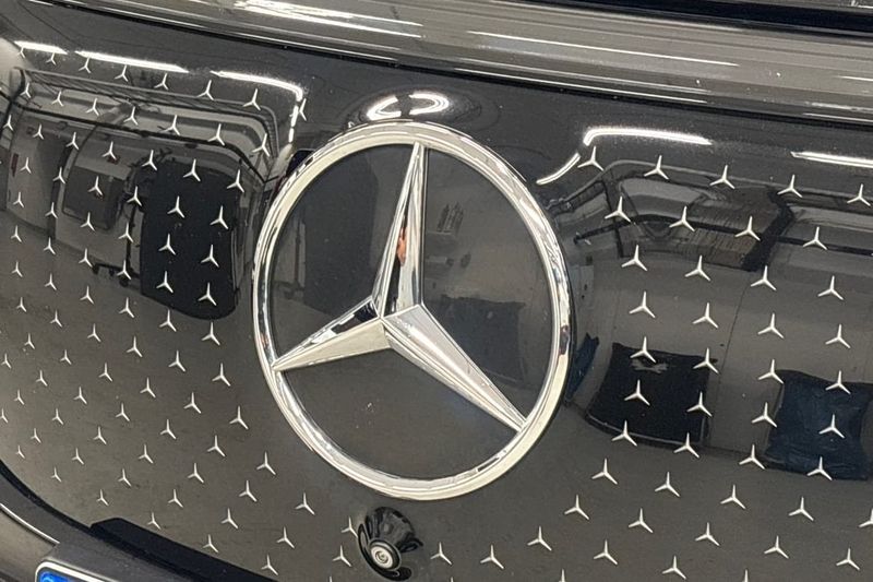 Mercedes EQE43 SUV bild 21