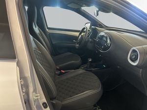 Toyota Aygo X bild 7