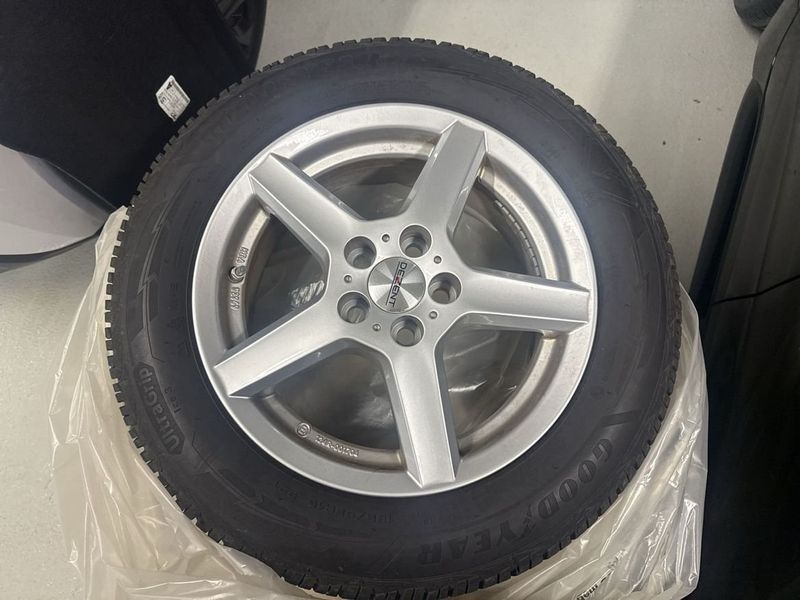 Toyota Yaris bild 12