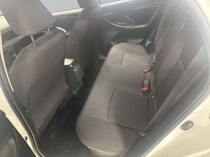 Toyota Yaris bild 8