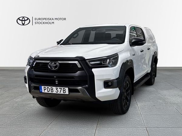 Toyota Hilux DUBBELHYTT 2,8 4WD INVINCBLE / VINTERHJUL - 2024