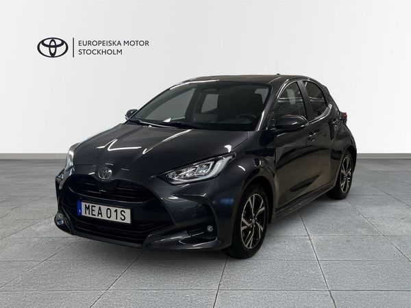 Toyota Yaris 1,5 HSD ACTIVE PLUS SÄKERHET / VINTERHJUL - 2025