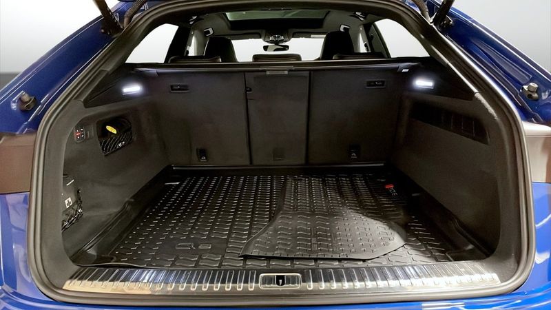 Audi SQ8 bild 14