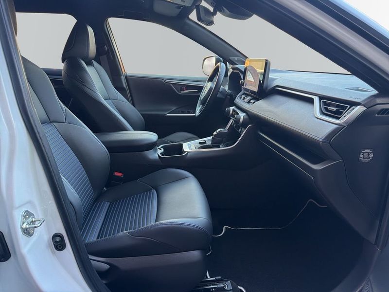 Toyota RAV4 bild 6