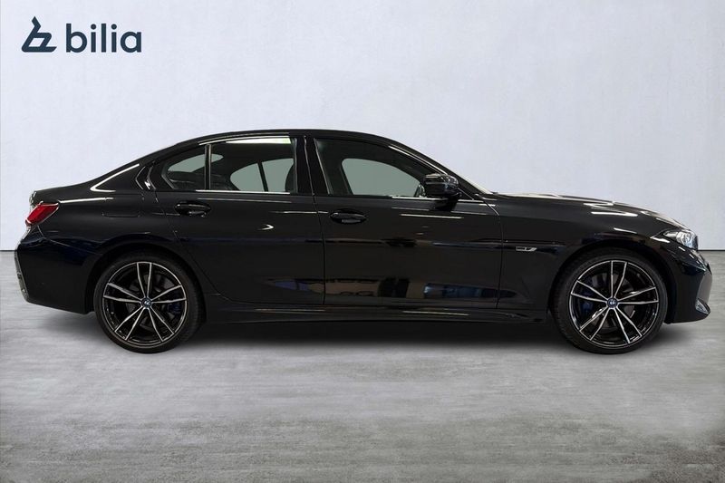 BMW 330 bild 16