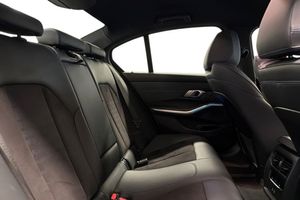 BMW 330 bild 7