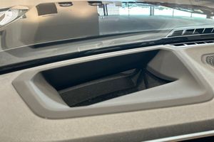 BMW i4 bild 19