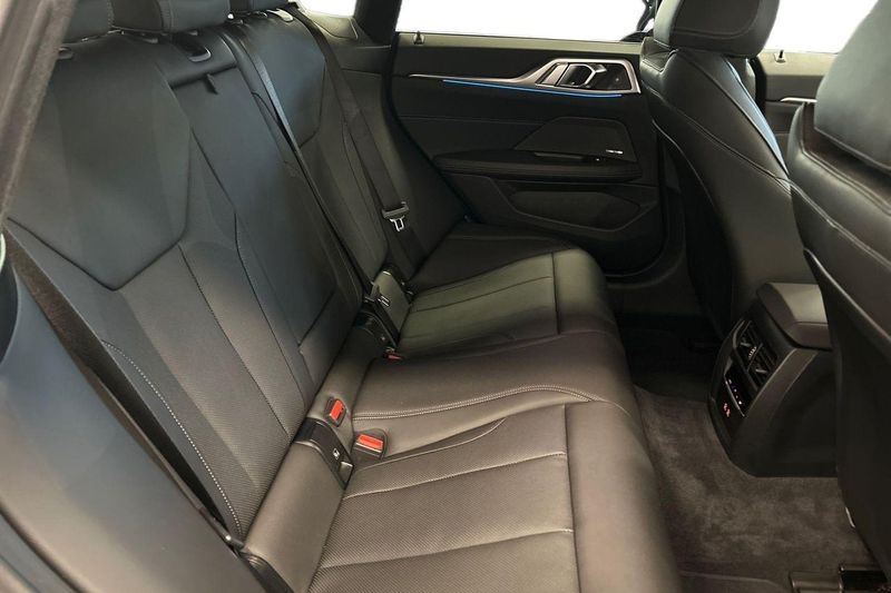 BMW i4 bild 7