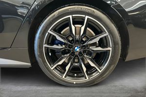BMW i4 bild 14