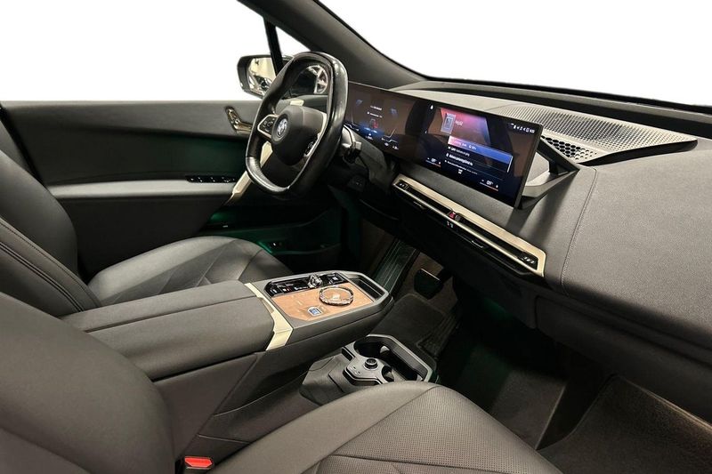 BMW iX bild 6