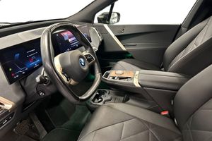BMW iX bild 12