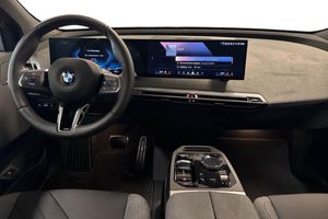 BMW iX bild 8