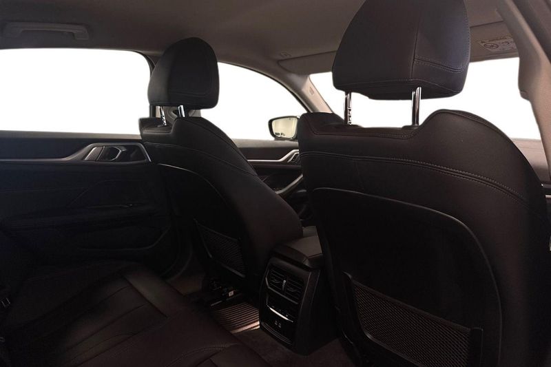 BMW i4 bild 7