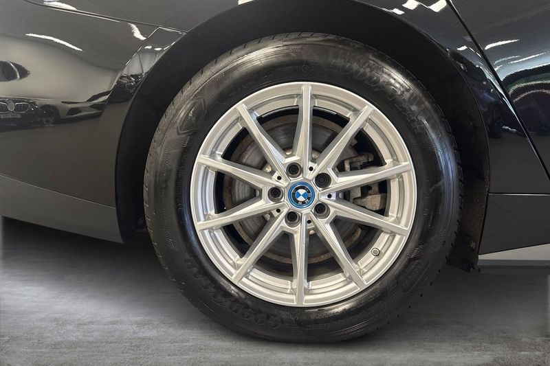 BMW i4 bild 14