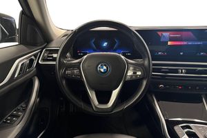 BMW i4 bild 9