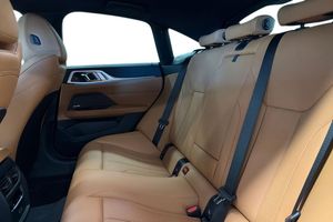 BMW i4 bild 11