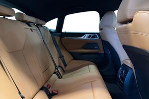 BMW i4 bild 7