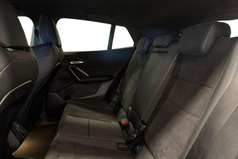 BMW iX2 bild 11