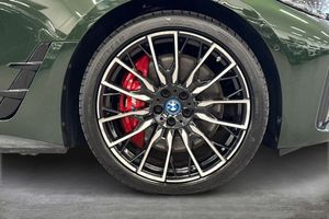 BMW i4 bild 14