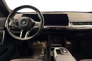 BMW iX1 bild 8