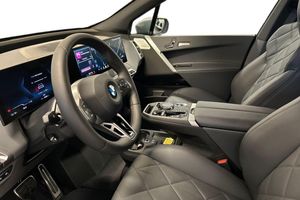 BMW iX bild 12