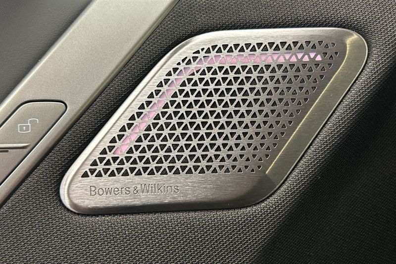 BMW iX bild 17