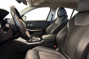 BMW 330 bild 12