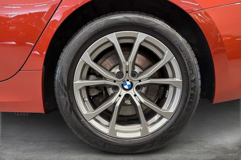 BMW 330 bild 15