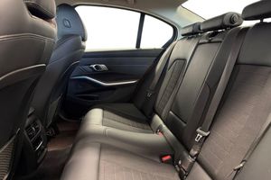 BMW 330 bild 11
