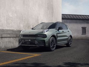 Lynk & Co 01 bild 1