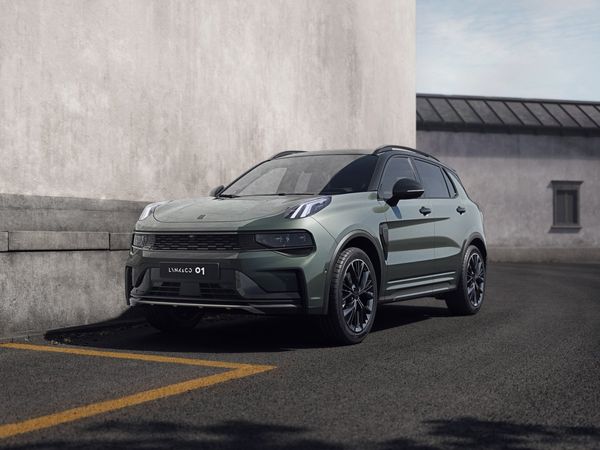 Lynk & Co 01 PHEV Core / More - 2025