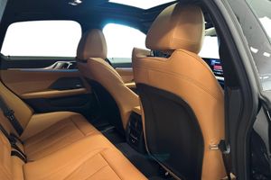 BMW i4 bild 7