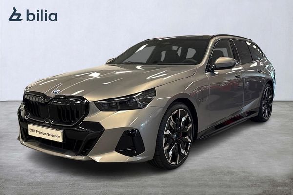 BMW 530 e xDrive Touring M-sport Pro | DEMO | Panorama |Drag |H&K - 2026
