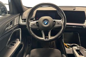 BMW iX1 bild 9