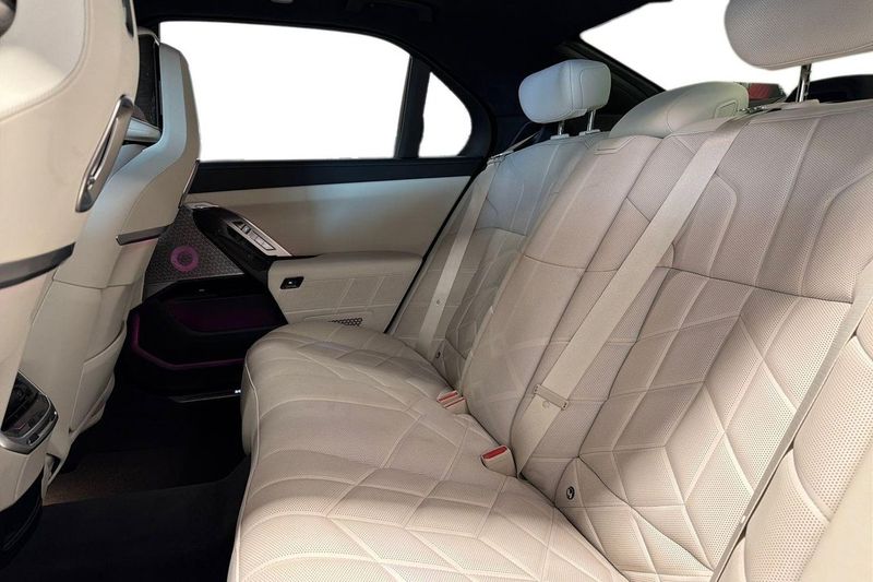 BMW i7 bild 11