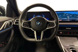 BMW i4 bild 9