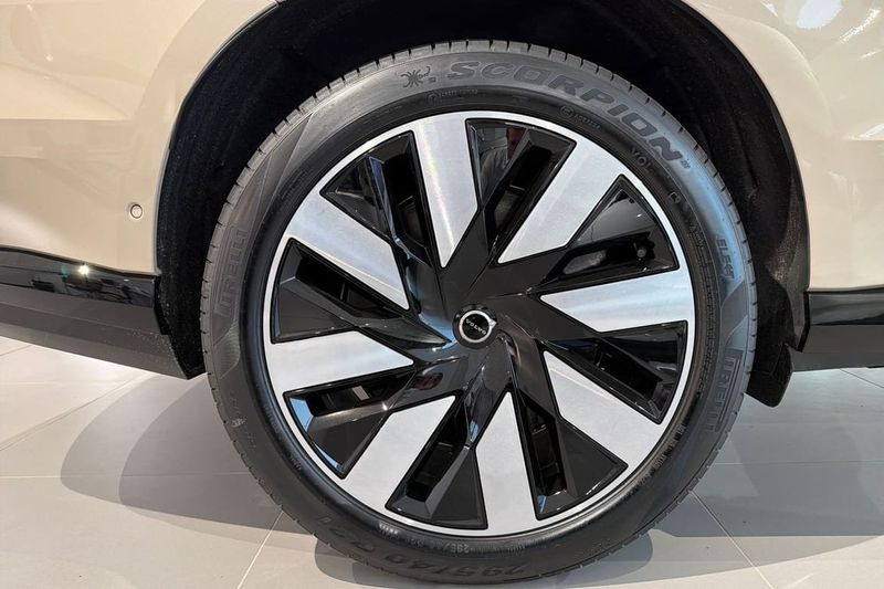 Volvo EX90 bild 15