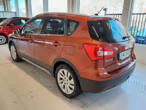 Suzuki S-CROSS bild 3