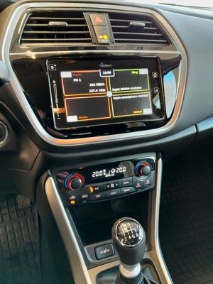 Suzuki S-CROSS bild 10