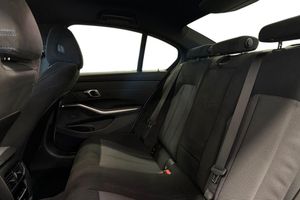 BMW 330 bild 11