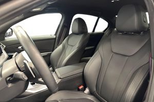 BMW 330 bild 14