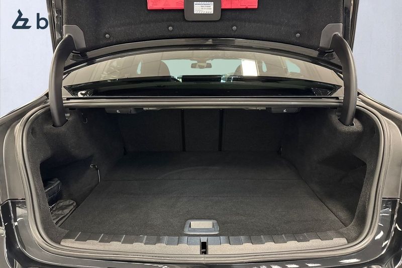 BMW 330 bild 10