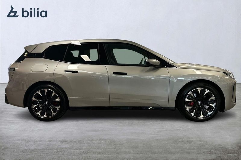 BMW iX bild 15